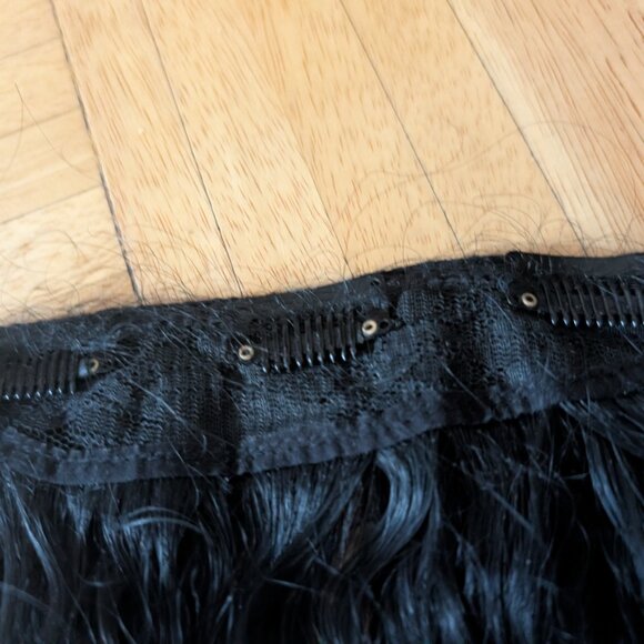 Gorgeous clip on weave - Picture 3 of 3